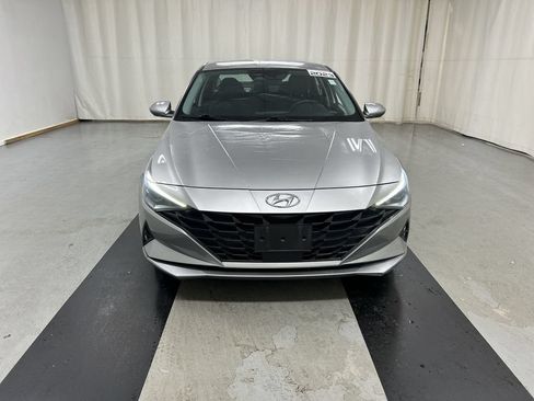 Used 2023 Hyundai Elantra SEL w/ Convenience Package FWD image 3
