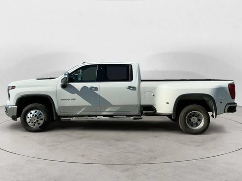 Used 2024 Chevrolet Silverado 3500 LTZ w/ LTZ Plus Package AWD/4WD image 2