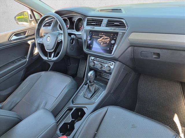 Used 2020 Volkswagen Tiguan SE w/ Panoramic Sunroof Package FWD image 19