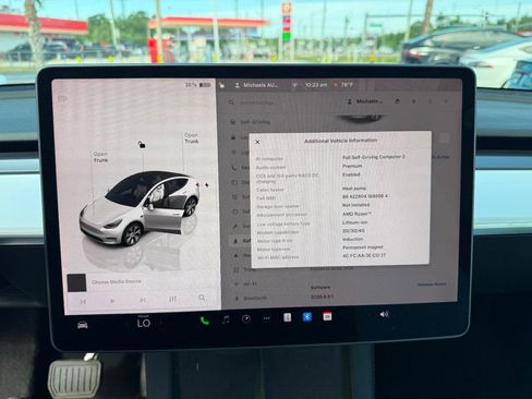 Used 2022 Tesla Model Y Long Range AWD/4WD image 14