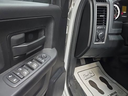 Used 2016 RAM 1500 Tradesman w/ Chrome Appearance Group AWD/4WD image 26