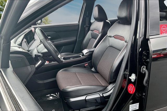 Certified 2025 Nissan Kicks SR FWD image 20