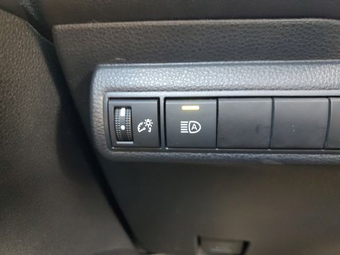 Used 2022 Toyota Corolla LE image 30