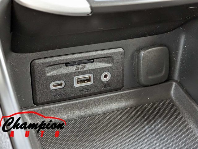Used 2022 GMC Terrain SLT w/ Infotainment Package II FWD image 26