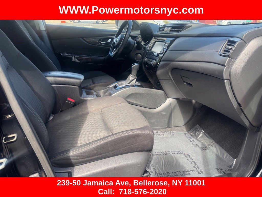 Used 2019 Nissan Rogue SV AWD/4WD image 18