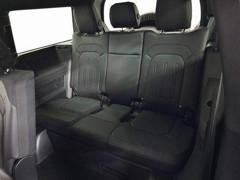 Used 2024 Land Rover Defender 130 X image 44