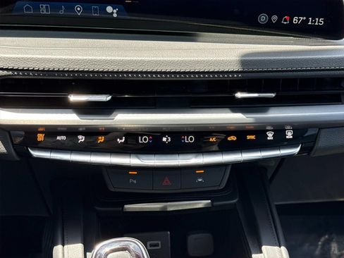 Used 2024 Cadillac XT4 Premium Luxury AWD/4WD image 11
