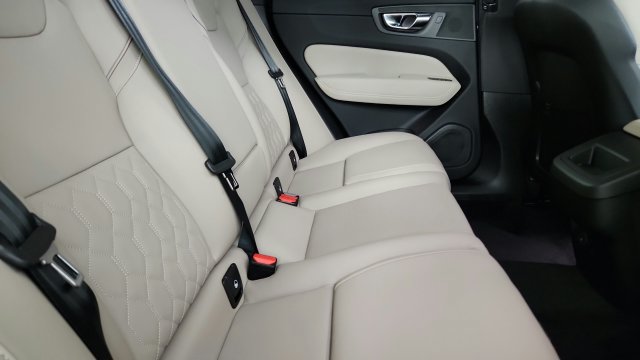 Used 2026 Volvo XC60 B5 Plus w/ Climate Package PRO AWD/4WD image 32