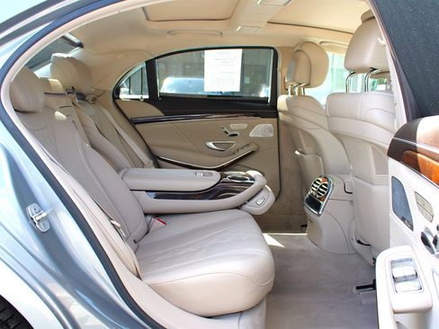 Used 2014 Mercedes-Benz S 550 Sedan image 17