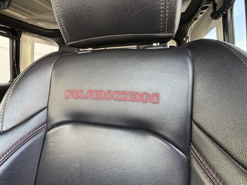 Used 2021 Jeep Wrangler Unlimited Rubicon w/ Uconnect 4C Nav & Sound Group AWD/4WD image 13