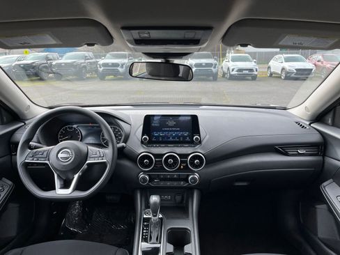 Used 2025 Nissan Sentra SV image 31