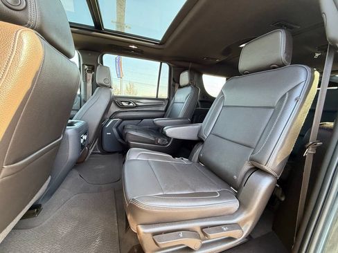 Used 2021 GMC Yukon XL Denali w/ Denali Premium Package AWD/4WD image 25