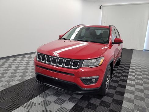 Used 2019 Jeep Compass Latitude FWD image 15