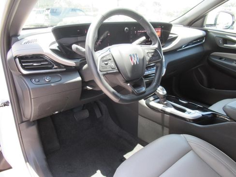 Used 2024 Buick Envista Avenir FWD image 18