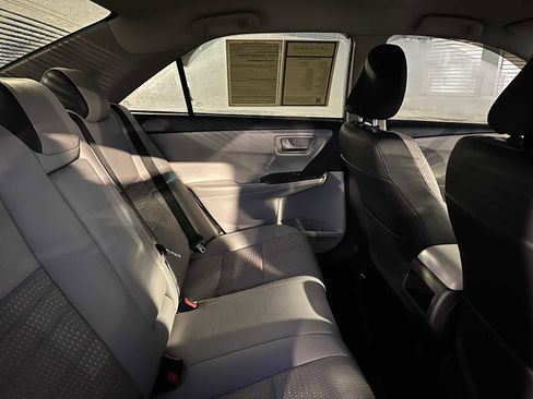 Used 2015 Toyota Camry SE image 12