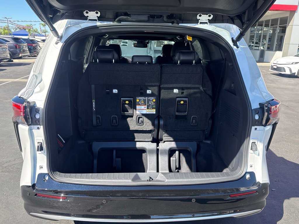 New 2026 Toyota Sienna Platinum AWD/4WD image 15