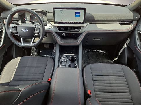 Used 2025 Ford Explorer ST-Line w/ ST-Line Street Pack AWD/4WD image 18