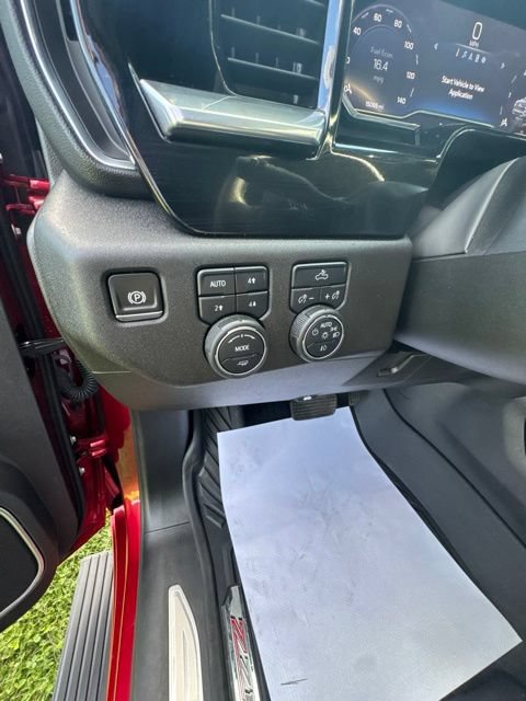 Used 2025 Chevrolet Silverado 1500 RST AWD/4WD image 15