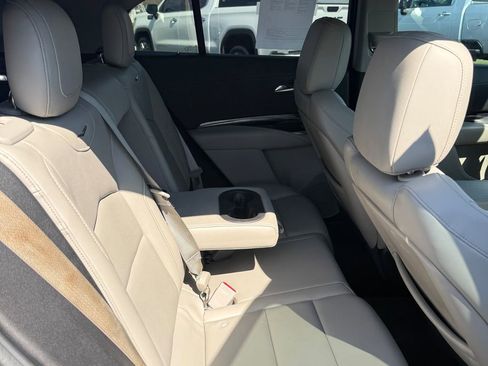 Used 2019 Cadillac XT4 Luxury w/ Cold Weather Package image 31