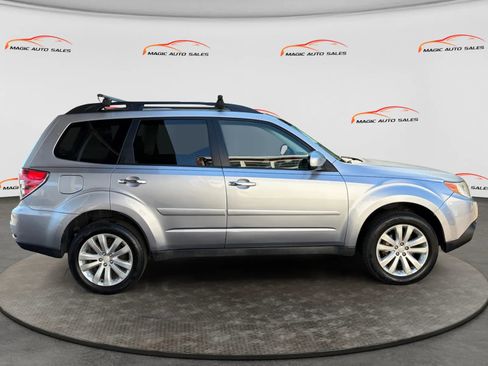 Used 2013 Subaru Forester 2.5X Premium AWD/4WD image 6