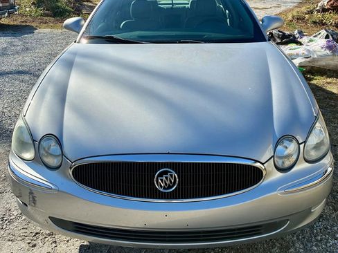 Used 2006 Buick LaCrosse CXL w/ Chrome Appearance Package image 2