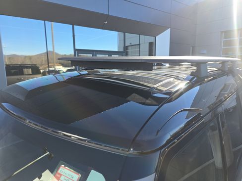 Certified 2025 Land Rover Defender 110 image 12