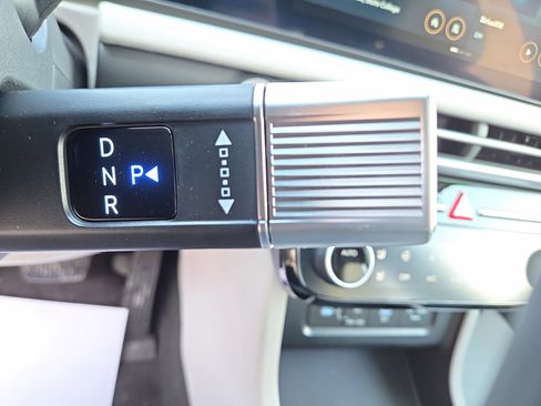 New 2026 Hyundai Tucson Limited image 23