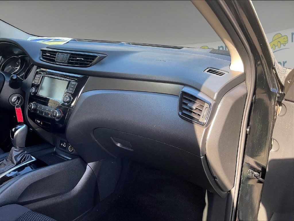 Used 2019 Nissan Rogue Sport S w/ Appearance Package AWD/4WD image 13