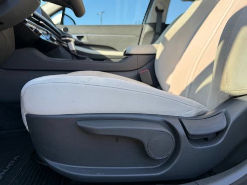 Certified 2025 Hyundai Sonata SE FWD image 9