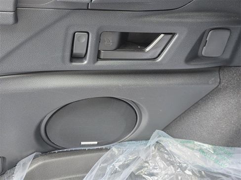 Certified 2025 Subaru Outback Limited image 15