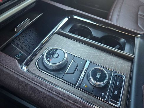 Used 2023 Ford Expedition Limited image 31