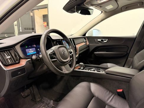 Used 2023 Volvo XC60 B5 Plus w/ Protection Package Premier image 11