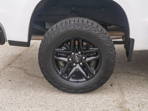 Used 2023 Chevrolet Silverado 1500 LT Trail Boss AWD/4WD image 6