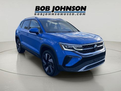 Used 2023 Volkswagen Taos SEL AWD/4WD image 1