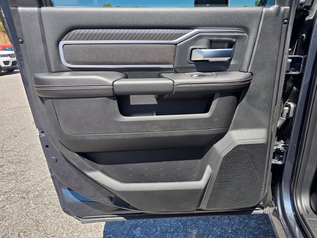 New 2026 RAM 3500 Big Horn AWD/4WD image 38