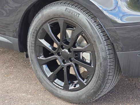 Used 2025 Land Rover Range Rover Sport SE image 12