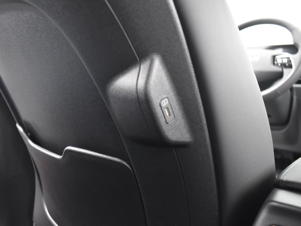 Used 2025 Kia Niro EX FWD image 15