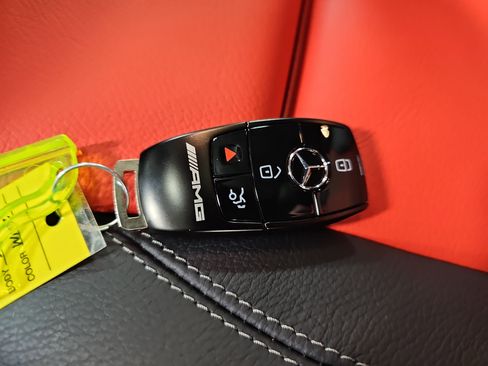 Certified 2025 Mercedes-Benz GLA 35 AMG 4MATIC image 38