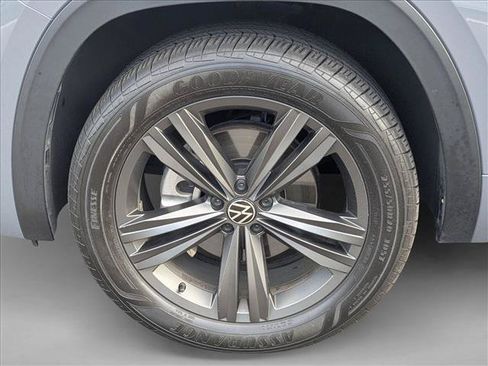 Used 2022 Volkswagen Atlas Cross Sport SEL R-Line AWD/4WD image 21
