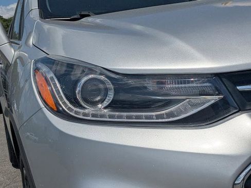 Used 2020 Chevrolet Trax LT w/ LT Convenience Package FWD image 10