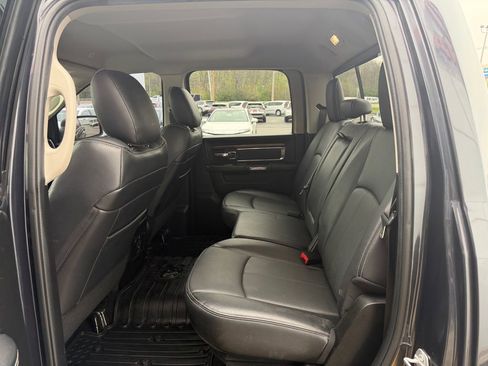 Used 2019 RAM 1500 Laramie AWD/4WD image 11