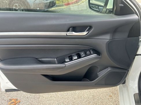 Used 2023 Nissan Altima 2.5 SL image 9