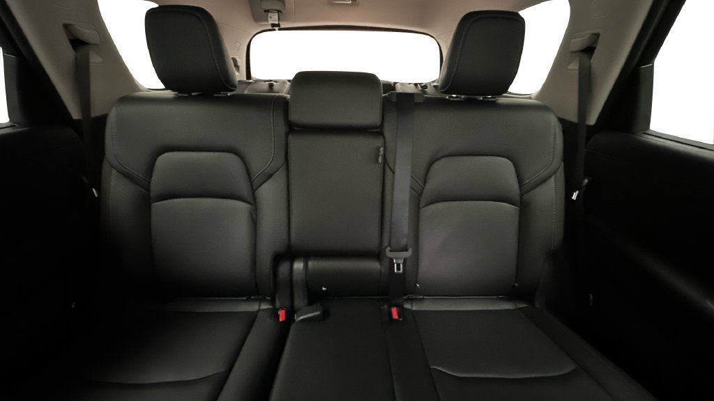 Certified 2024 Nissan Pathfinder SL w/ Black Appearance Package AWD/4WD image 15