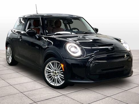 Used 2024 MINI Cooper SE image 2