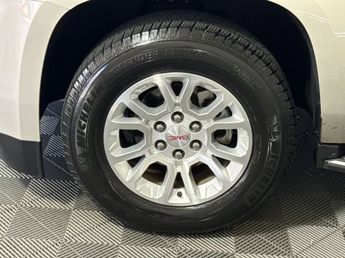 Used 2016 GMC Yukon SLE w/ HD Trailering Package AWD/4WD image 12