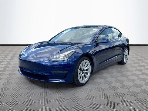 Used 2022 Tesla Model 3 Standard Range RWD image 3