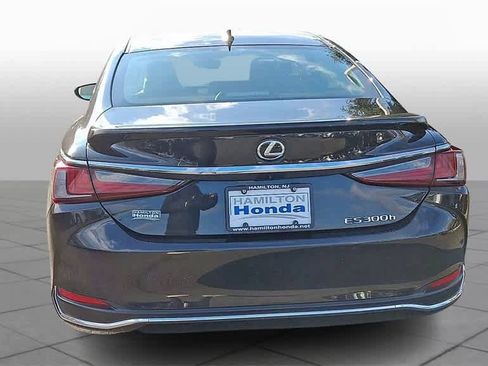 Used 2023 Lexus ES 300h w/ Premium Package image 7