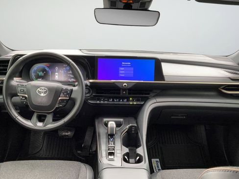 Used 2023 Toyota Crown AWD/4WD image 12