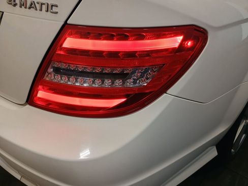 Used 2014 Mercedes-Benz C 300 Sport image 17