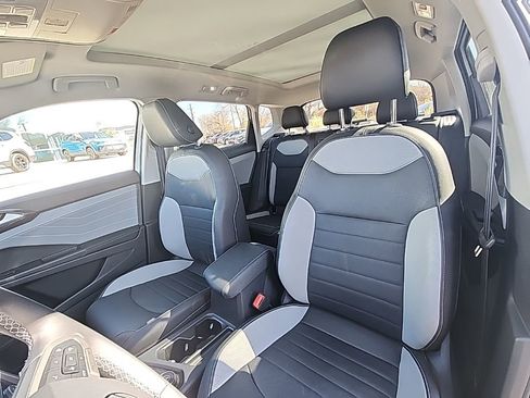 Certified 2024 Volkswagen Taos SEL image 12